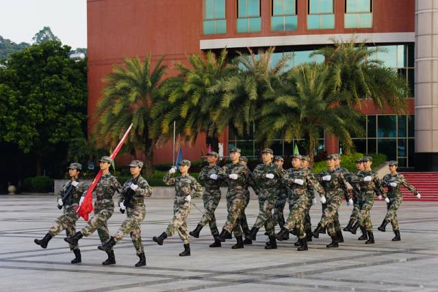 广州华商学院国旗护卫队